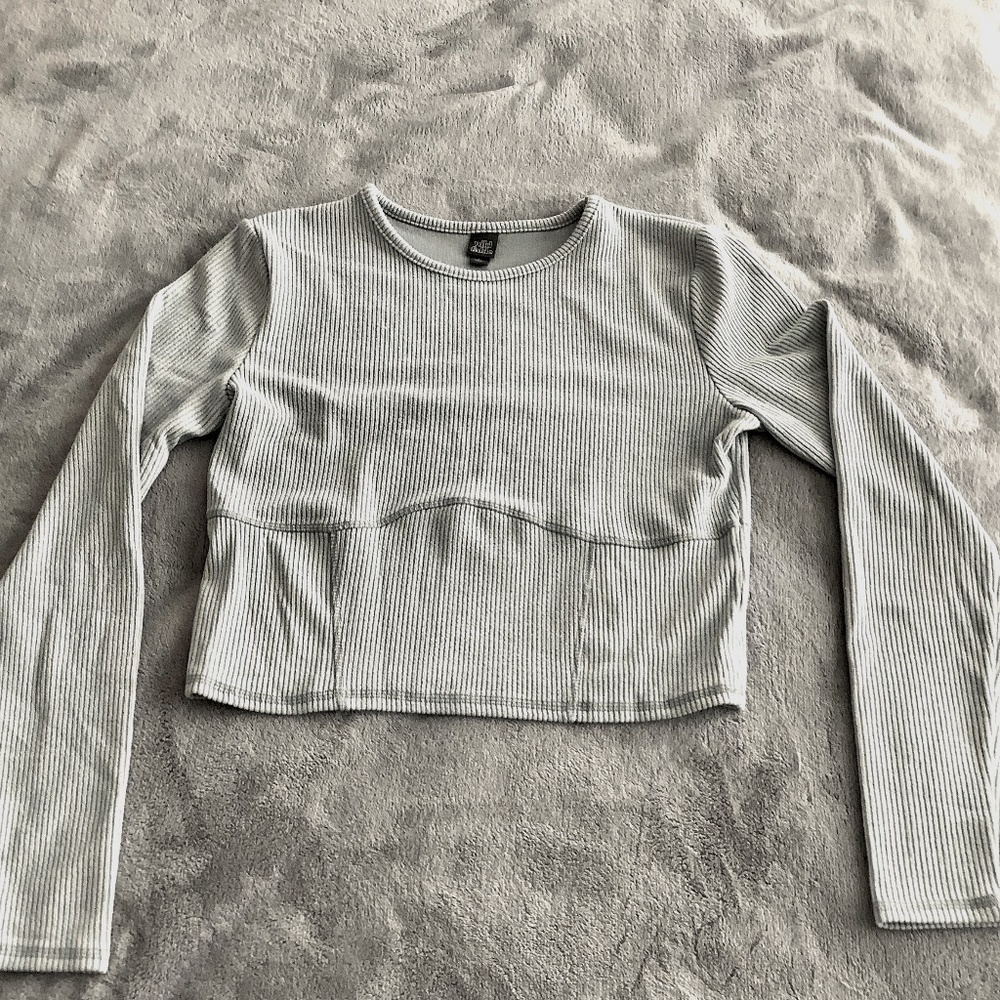 Sage green long sleeve ribbed crop top - size XL